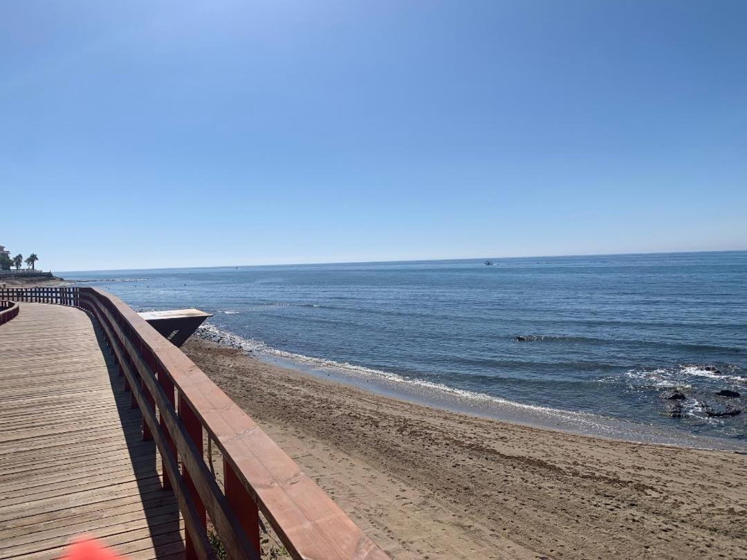 Lovely Beachfront Apartment In Calahonda Sitio de Calahonda Exterior foto
